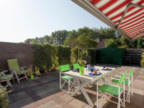 Chic Holiday Home in Noordwijkerhout near Lake